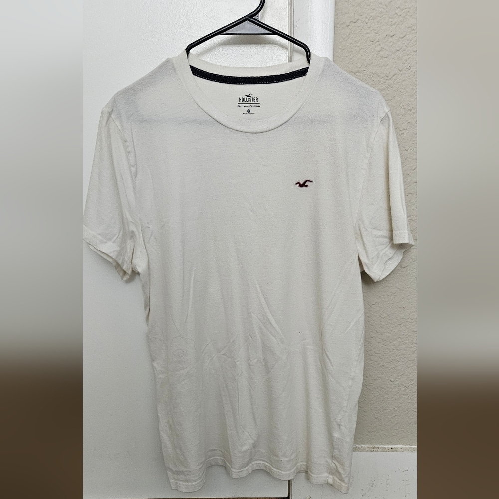 Hollister t shirt